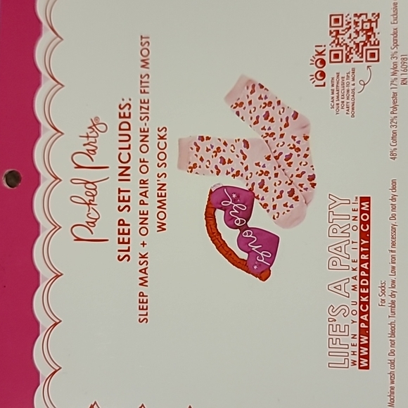 Packed party cuddle up sleep mask & socks set - Picture 2 of 2